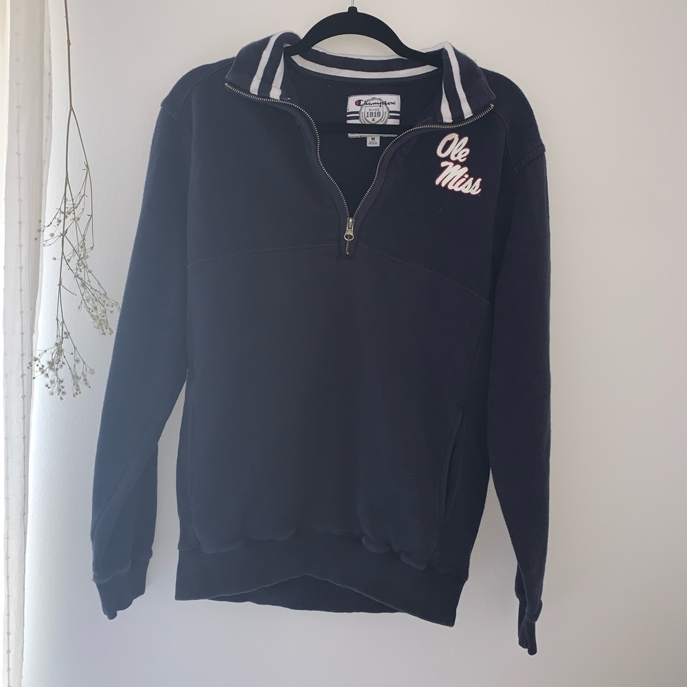 Champion Navy Pullover Sweater | Medium